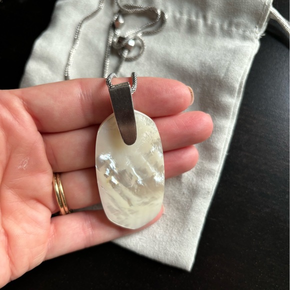 Kendra Scott Inez necklace - Picture 2 of 4